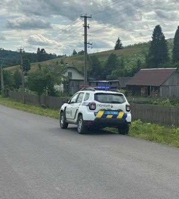 12-річний хлопець не впорався з мотоблоком і врізався в огорожу на Львівщині