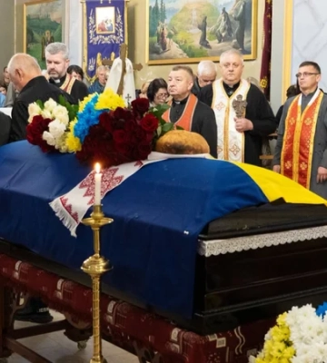 Здійснив десятки бойових вильотів. У Бродах попрощалися з командиром екіпажу гелікоптера Мі-8 Юрієм Вороном, який розбився на Полтавщині