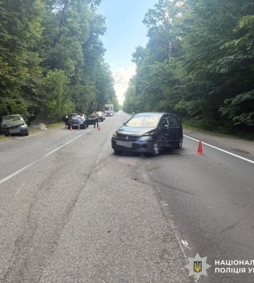 ДТП на Вінниччині: внаслідок зіткнення двох легковиків постраждали троє людей