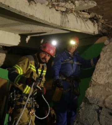 19 загиблих після атаки на Київ: 76 поранених, з-під завалів дістали тіла матері й 12-річного сина