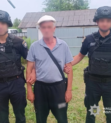 На Чернігівщині затримано чоловіка, який зберігав арсенал зброї та боєприпасів. ФОТО