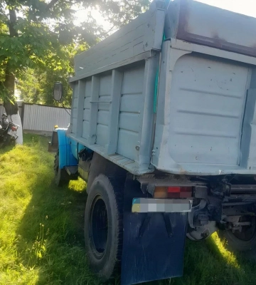 На Волині продають незвичний ЗІЛ із тракторним мотором: чому за ним полюють лісники й фермери