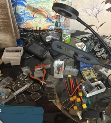 У ДБР повідомили про слідчі дії у справі про можливе завищення вартості БПЛА, закуплених на майже 7 млрд грн держкоштів 