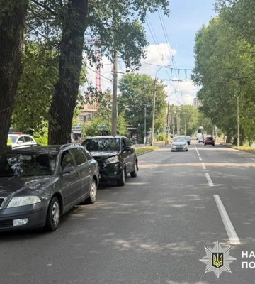 У Хмельницькому внаслідок потрійної ДТП потрапив до лікарні 61-річний чоловік