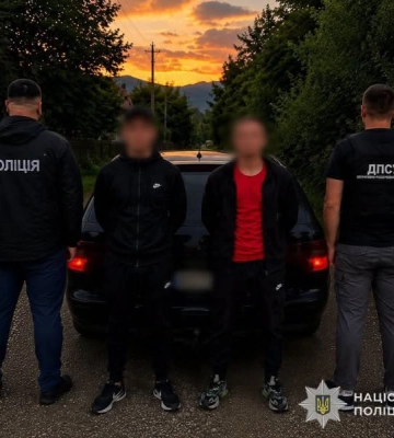 За 7,5 тис доларів обіцяли переправити за кордон: на Львівщині викрили двох мешканців Закарпаття