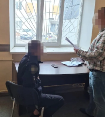 В Днепре будут судить правоохранителя, который обещал "решить" вопросы с ТЦК за 18 тысяч долларов