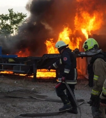 Удар балістикою по Одещині: в ДСНС показали наслідки атаки росіян (відео)