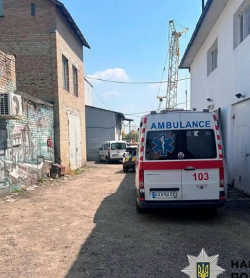 Під час сварки в київському гуртожитку жінка отримала ножове поранення
