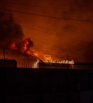 Двоє людей постраждали під час нічної російської атаки на Київ