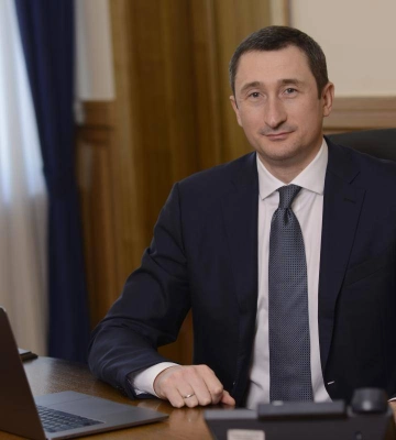 З колишнього віцепрем'єра Чернишова суд зняв електронний браслет