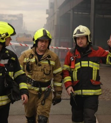 Ліквідовано пожежі, спричинені нічною атакою РФ на Київ, - ДСНС. ФОТОрепортаж