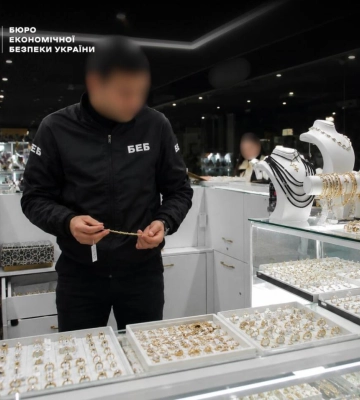 В Одесі викрили виробництво контрафактних коштовностей: подробиці від БЕБ