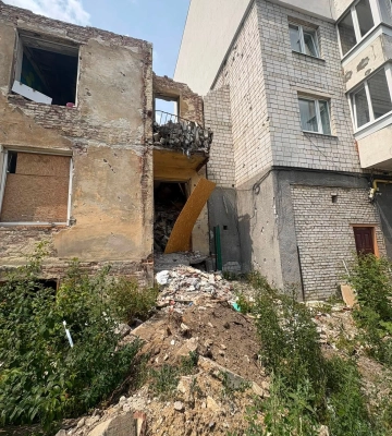 Аварійні руїни на місці ракетного удару у Львові. Чому влада міста зволікає з розв'язанням проблеми