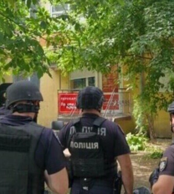 В Одесі чоловік взяв у заручники людей в перукарні