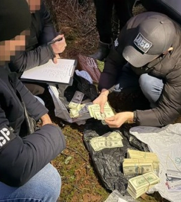 Будет судим полицейский Рыбянский, который похитил более 13 млн грн вещественных доказательств и скрывался в лесу в Ровенской области, - ГБР. ФОТОРЕПОРТАЖ
