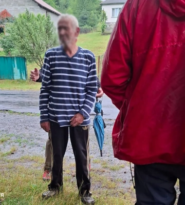 Чоловік, якого майже три доби шукали у лісі на Мукачівщині, сам повернувся додому
