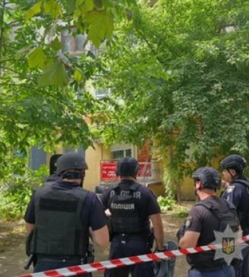 Чоловік захопив заручників в Одесі: наразі його психічний стан з’ясовують, - Нацполіція