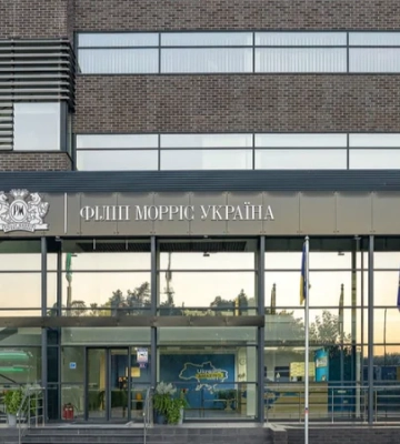 Ракетний удар знищив склад готової продукції Філіп Морріс Україна у Києві