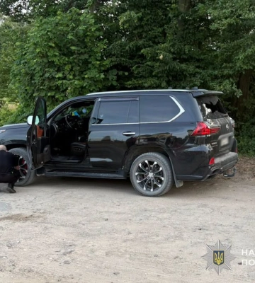 На Яворівщині затримали чоловіка, який обстріляв автомобіль свого односельчанина