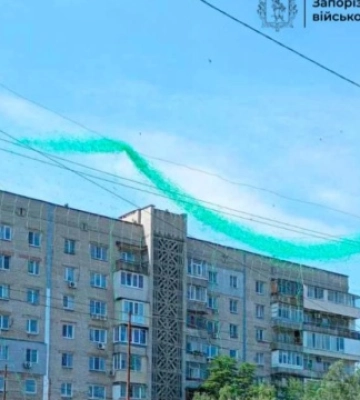 У Запоріжжі показали, як монтують антидроновий захист міста