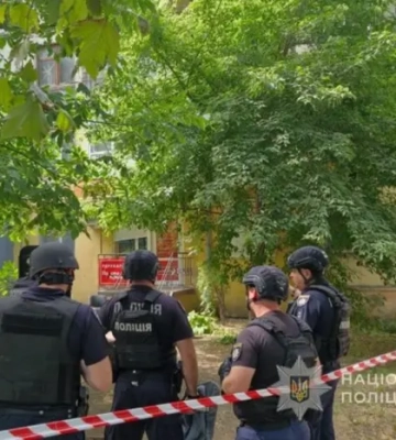 Одеса: затримано чоловіка, який взяв в заручники людей в перукарні
