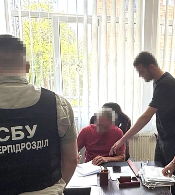 На Закарпатті директора і працівника медуніверситету викрили на фіктивному працевлаштуванні чоловіків