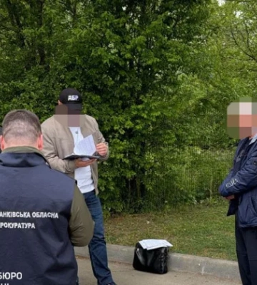 На Прикарпатті судитимуть адвоката, який виманював у клієнтів гроші нібито на хабарі прокурору та суду