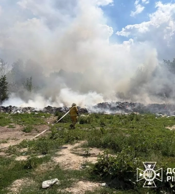 На Рівненщині ліквідували три загоряння на відкритих територіях, найбільше — на стихійному сміттєзвалищі