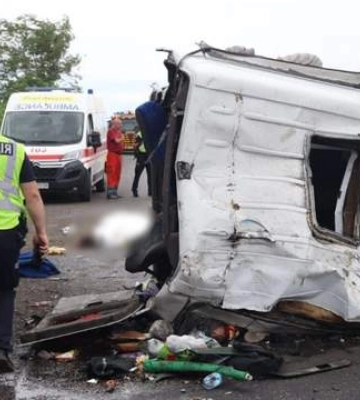 У поліції показали кадри з місця аварії на трасі під Миколаєвом