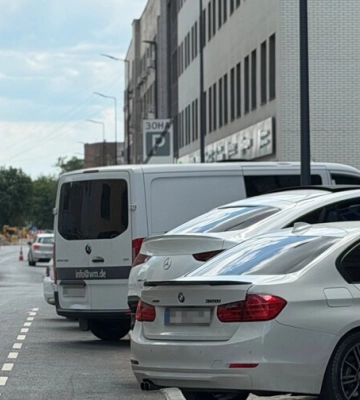 Автомобілі, припарковані ялинкою у Львові, будуть евакуйовувати