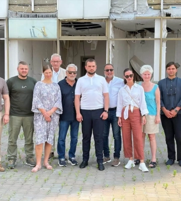Одеський порт у центрі уваги: делегація з Європи на власні очі побачила роботу морського коридору, - ФОТО