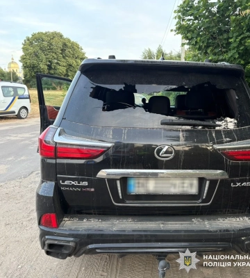 На Львівщині затримали чоловіка, який обстріляв Lexus односельчанина з автоматичної зброї