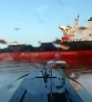 СБУ атаковала у Ялты танкер РФ: авиация не смогла остановить Sea Baby