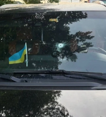 Чоловік обстріляв Lexus на Львівщині: водій поранений