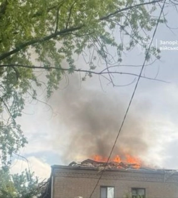 Поранено жінку та дитину: ворог вдарив по Запоріжжю та Запорізькому району