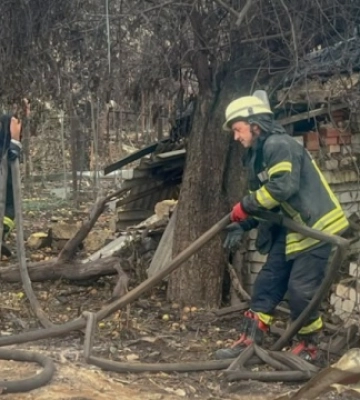 У Вишневому рятувальники продовжують розбирати завали, працюють піротехніки