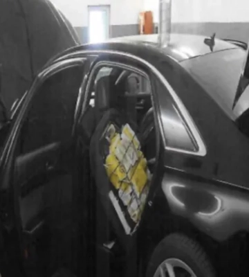 На Закарпатті чоловік на кордоні зі Словаччиною сховав майже $1 млн у спинці заднього сидіння