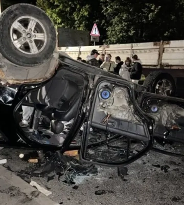 Автомобиль перевернули под крики «Позор»: во Львове произошла массовая потасовка во время мероприятий по оповещению ТЦК