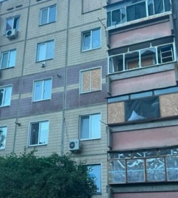 Ворог майже 20 разів атакував Дніпропетровщину: є поранений, пошкоджені будинки, школа та АЗС