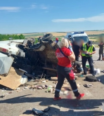 На Одещині автобус зіткнувся з вантажівкою: одна людина загинула, ще п’ятеро постраждали
