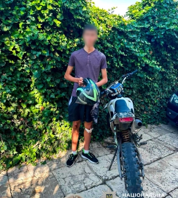 У Здолбунові поліцейські виявили неповнолітнього без посвідчення і на незареєстрованому мотоциклі