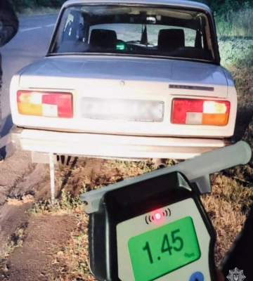 У Рівному п’яний водій після зупинки патрульними спробував відкупитися від відповідальності