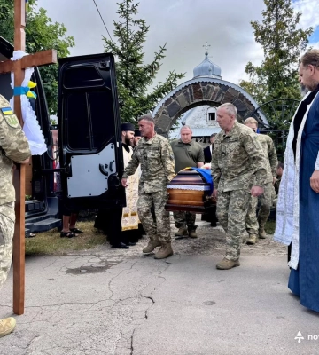 Понад рік вважався зниклим безвісти: на Волині поховали Героя Василя Сачука