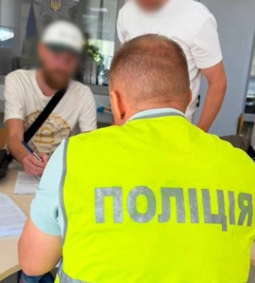 Запер собаку на балконе в жару: киевлянину сообщили о подозрении