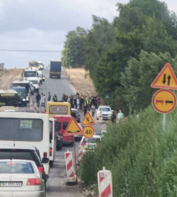 Жителі Гряди вийшли на акцію протесту на трасі Львів – Жовква