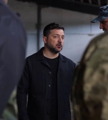 Зеленський розпочав поїздку на Одещину з наради щодо безпеки Південного регіону: потрібно більше гелікоптерів для захисту від дронів. ВIДЕО