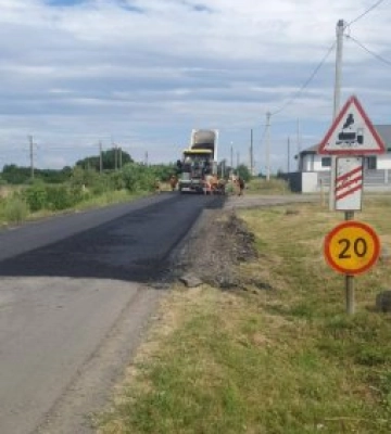 Велике відновлення доріг на Закарпатті: де саме зараз кипить робота та обмежено рух (СХЕМА МАРШРУТІВ)