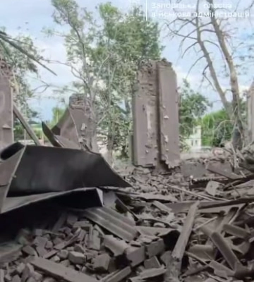 Ворог авіабомбою знищив історичну будівлю в Запоріжжі – відео