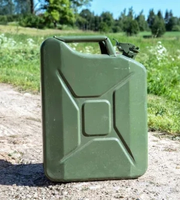 В Крыму начали массово красть канистры из-за опасений дефицита