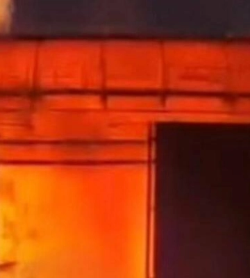 Росія атакувала Одещину: на промисловому підприємстві спалахнула пожежа